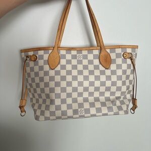 LV Neverfull PM 
100% Authentic 
Checkered Tote Bag with Tan Accents